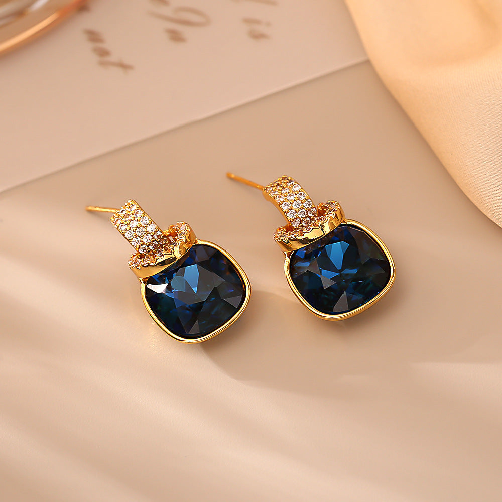 S925水晶鋯石幾何耳釘－第二視角實拍｜https://igowo.tw/