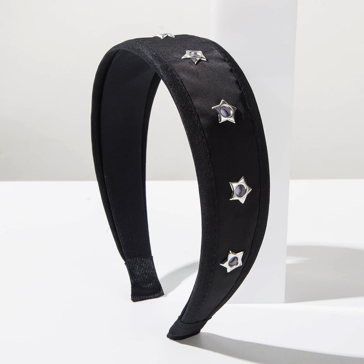 金屬寬版簡約髮箍－綠色款細節1｜https://igowo.tw/