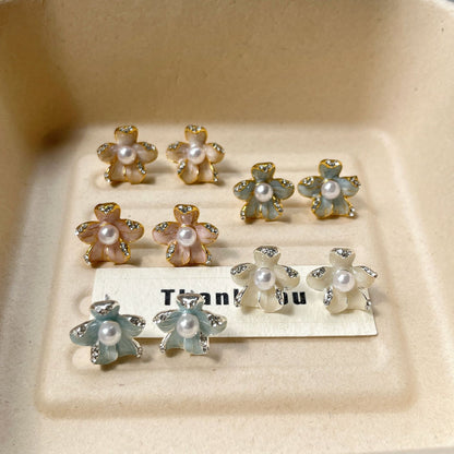 珍珠花朵復古誇張耳釘－商品主圖｜https://igowo.tw/