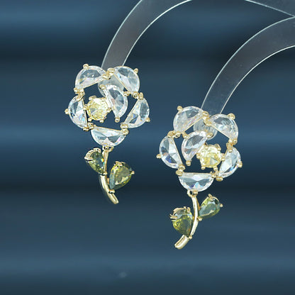 S925鋯石花朵耳環－白色款實拍｜https://igowo.tw/