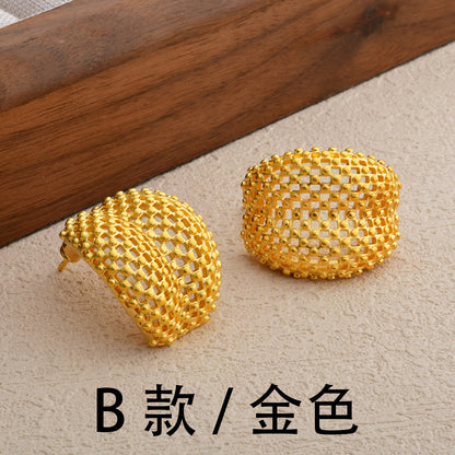 圓珠鏤空復古耳釘