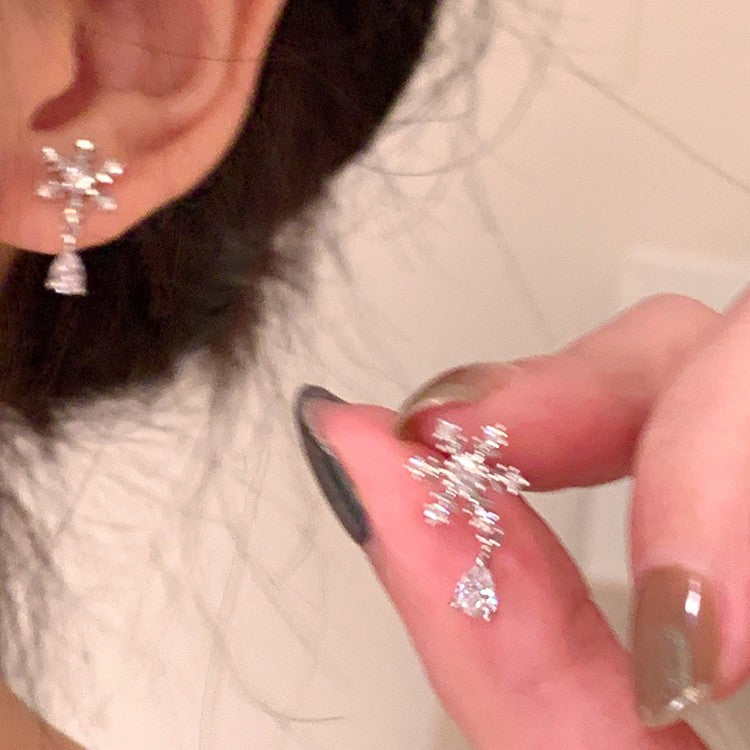 銀針鋯石雪花水滴耳釘韓系甜美圣誕氛圍感耳環輕奢小眾氣質耳飾女
