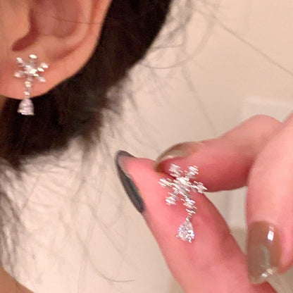 銀針鋯石雪花水滴耳釘韓系甜美圣誕氛圍感耳環輕奢小眾氣質耳飾女