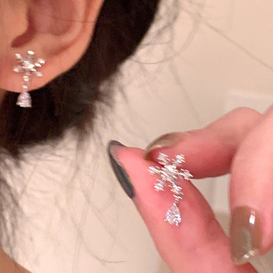 銀針鋯石雪花水滴耳釘韓系甜美圣誕氛圍感耳環輕奢小眾氣質耳飾女