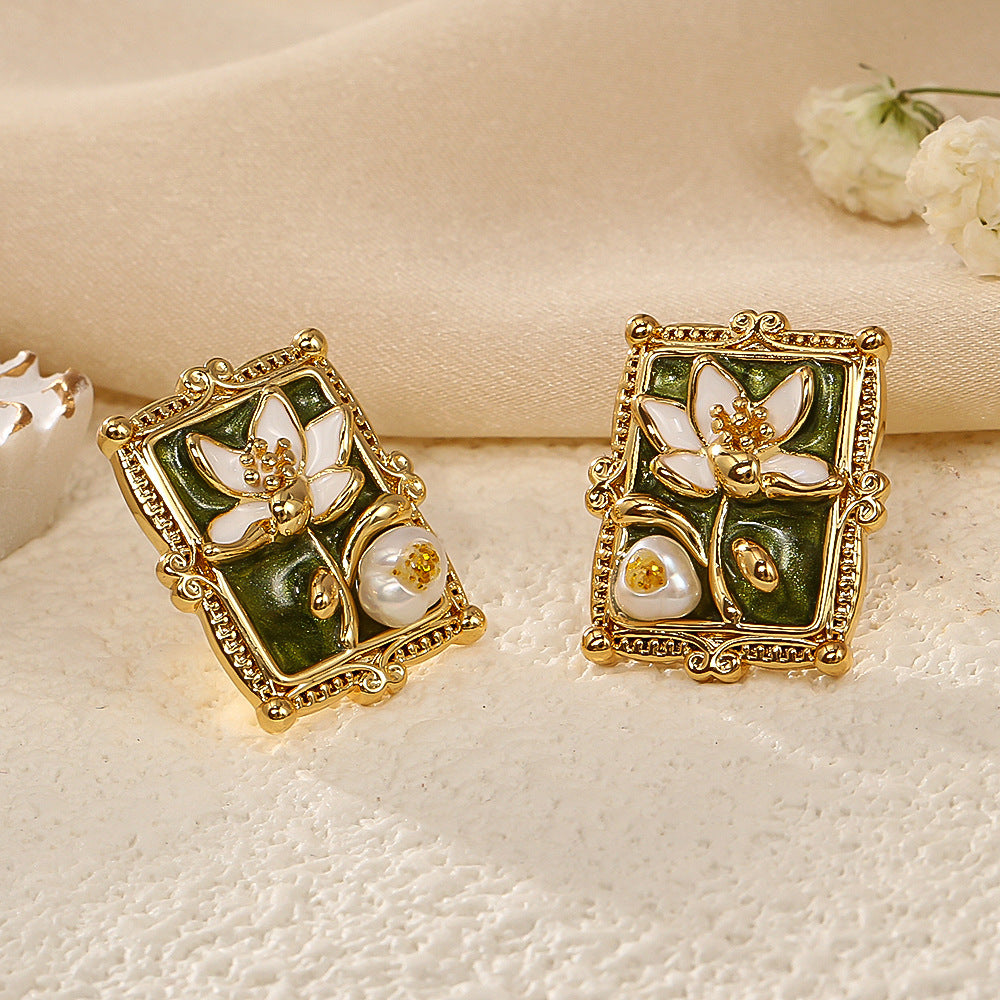 珍珠花朵復古耳釘－第二視角實拍｜https://igowo.tw/