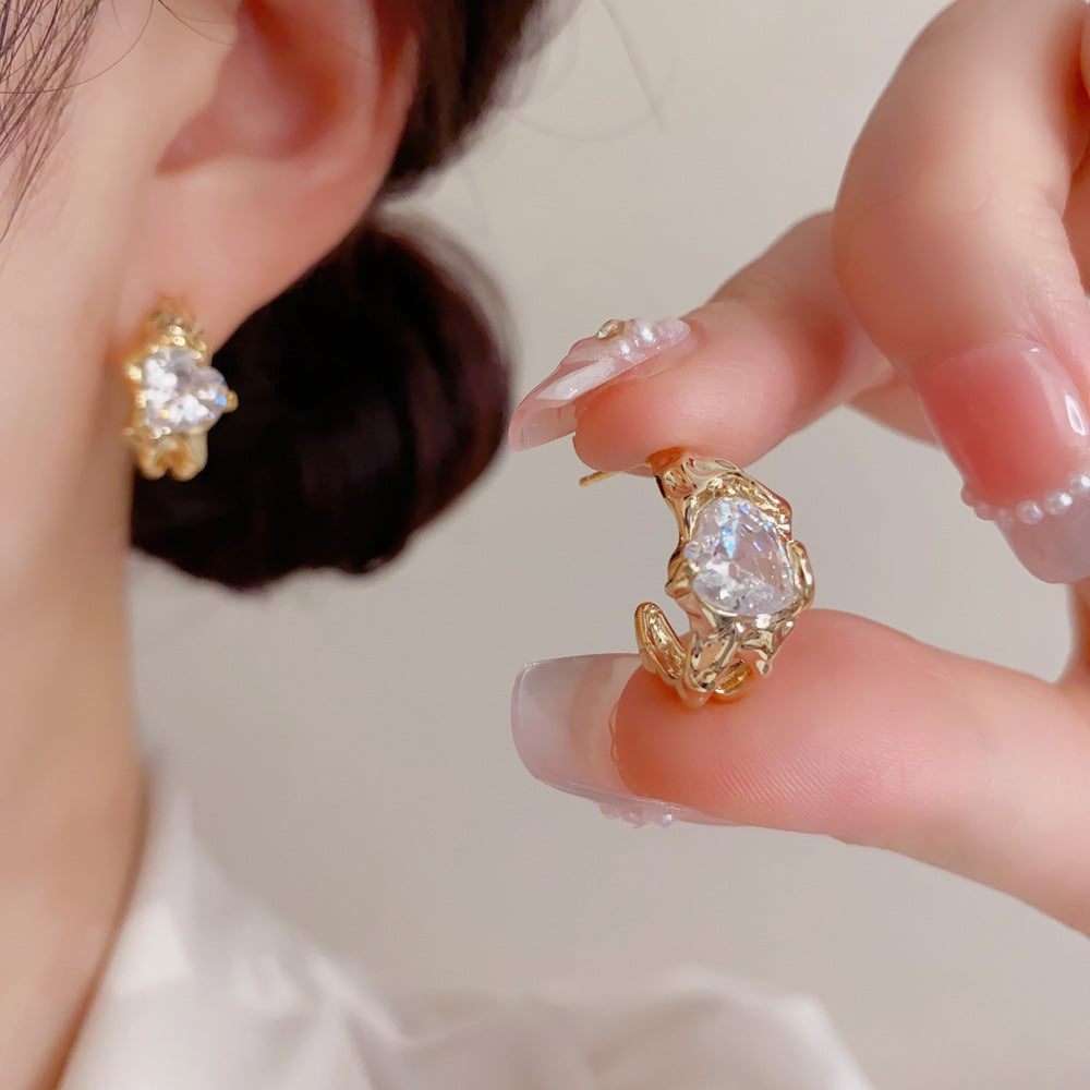 金屬愛心簡約耳環－商品主圖｜https://igowo.tw/