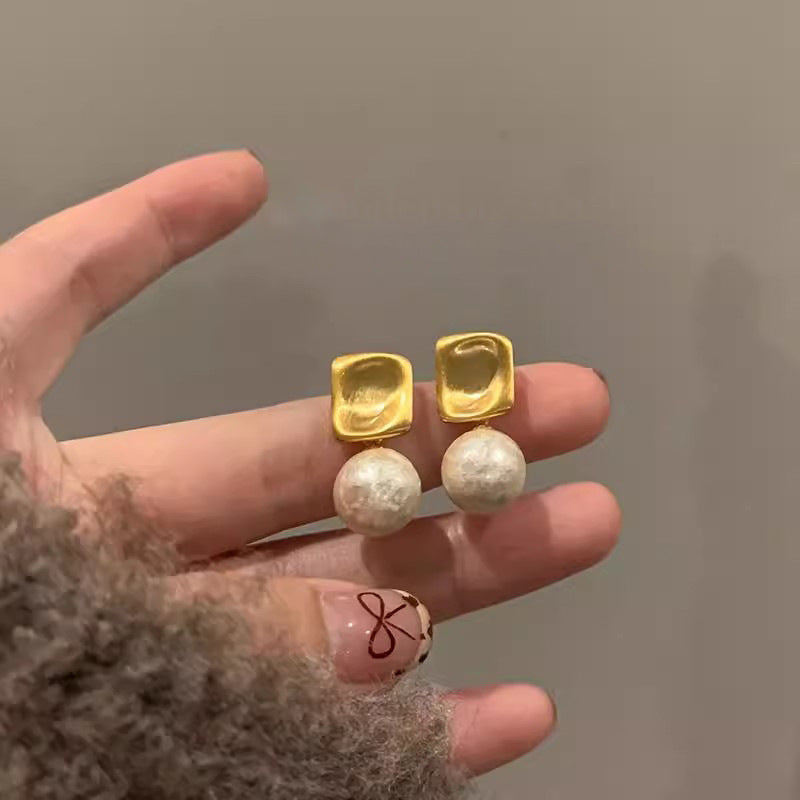金屬幾何拉絲復古耳環－商品主圖｜https://igowo.tw/