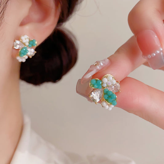 撞色花朵簡約耳釘－商品主圖｜https://igowo.tw/