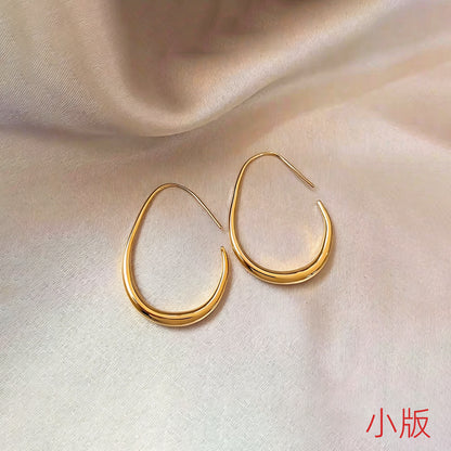 金色素圈誇張耳環－細節特寫79｜https://igowo.tw/