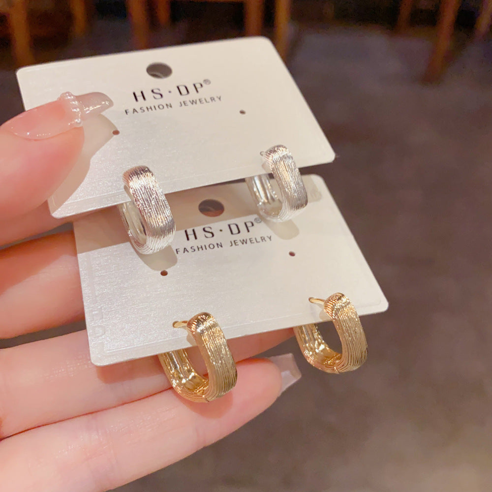 金屬復古簡約耳扣－商品主圖｜https://igowo.tw/