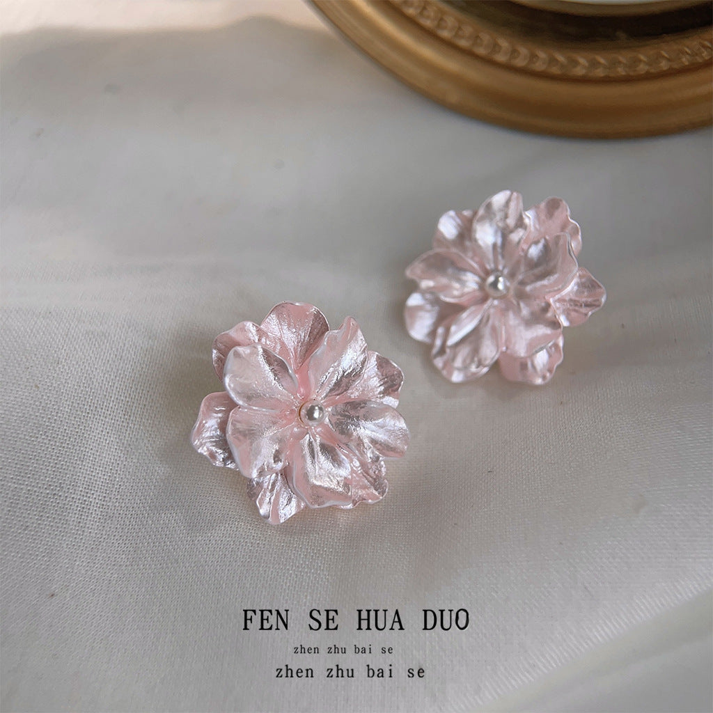 銀針山茶花耳釘－商品主圖｜https://igowo.tw/