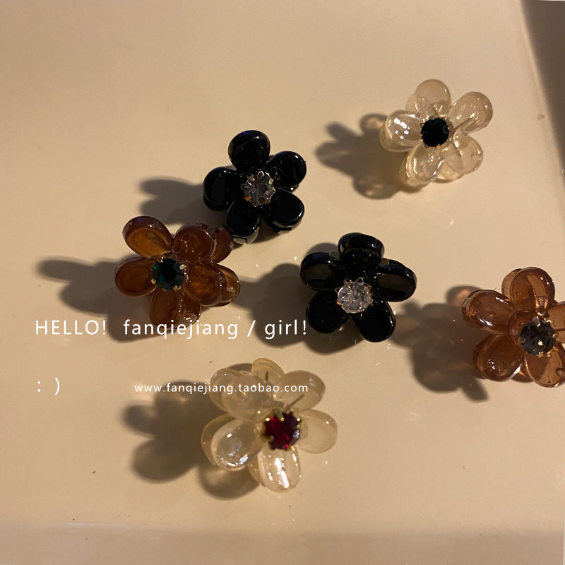 鋯石花朵小巧髮夾－商品主圖｜https://igowo.tw/