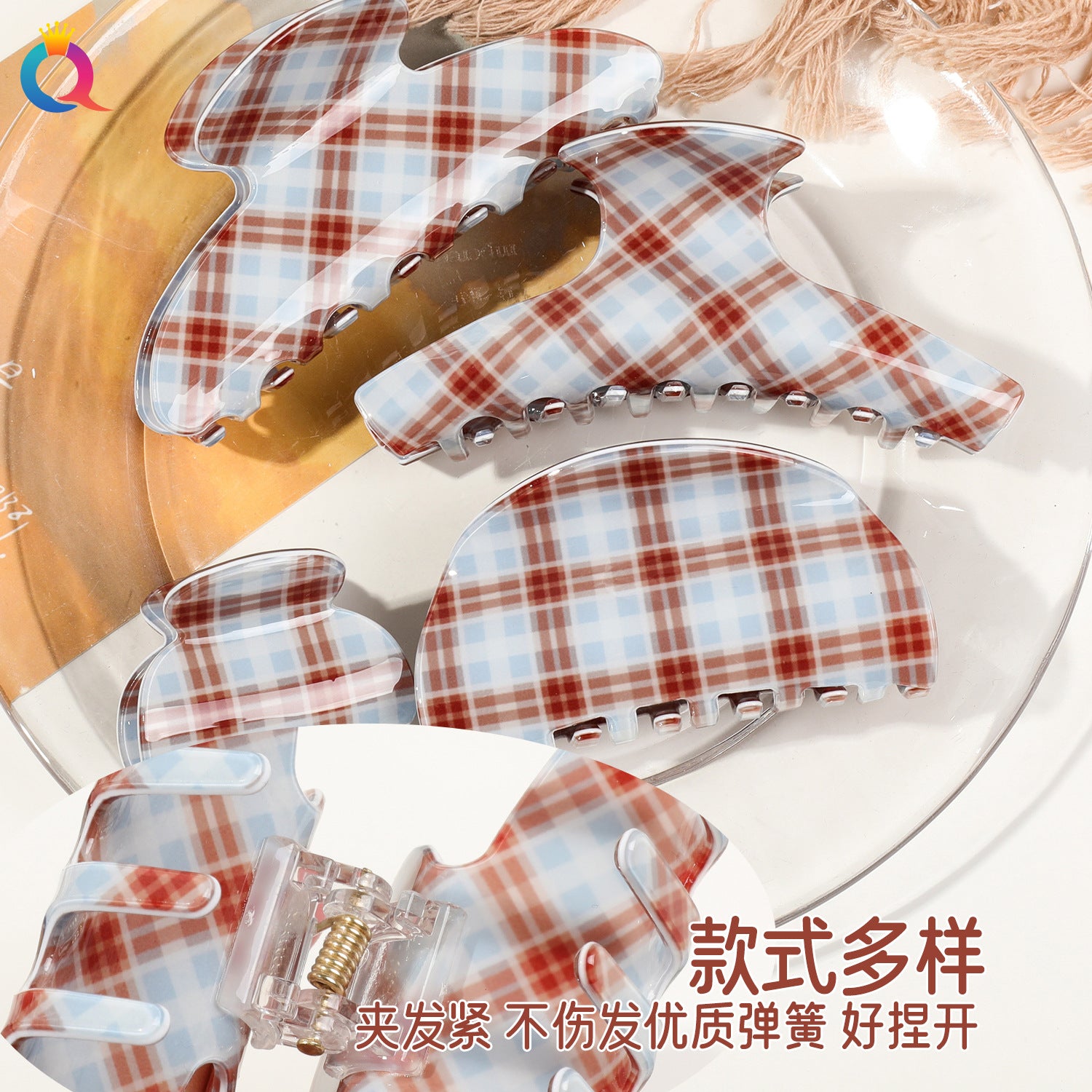 壓克力格紋簡約鯊魚夾－細節特寫1｜https://igowo.tw/
