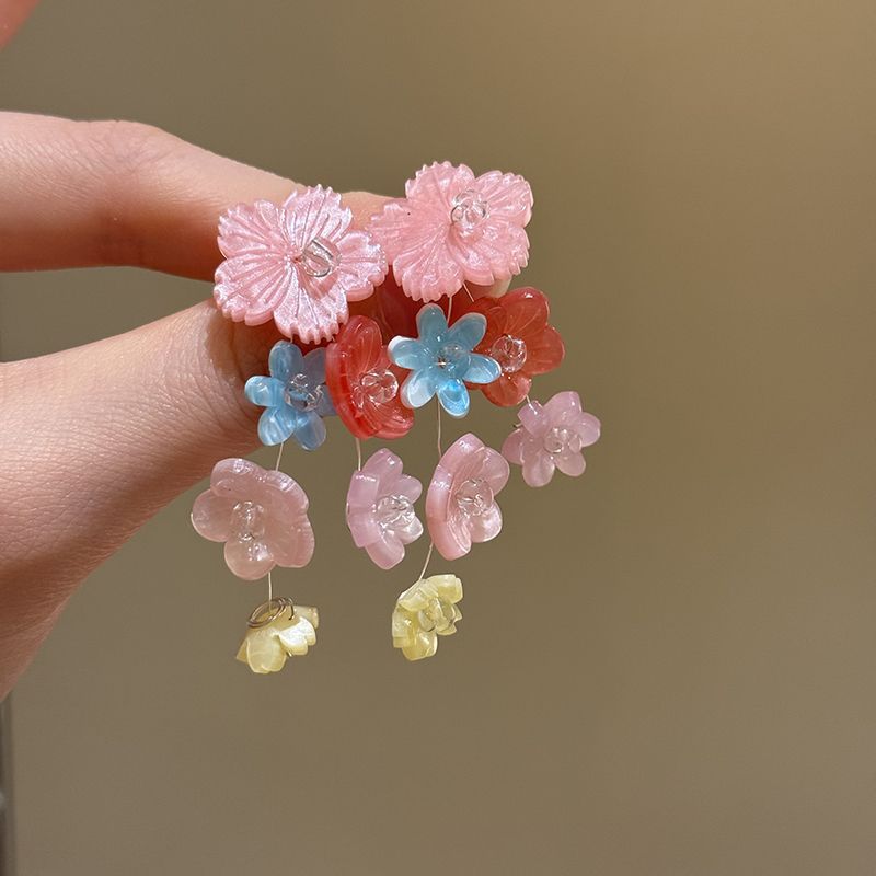 樹脂銀針花朵流蘇耳環－細節特寫9｜https://igowo.tw/
