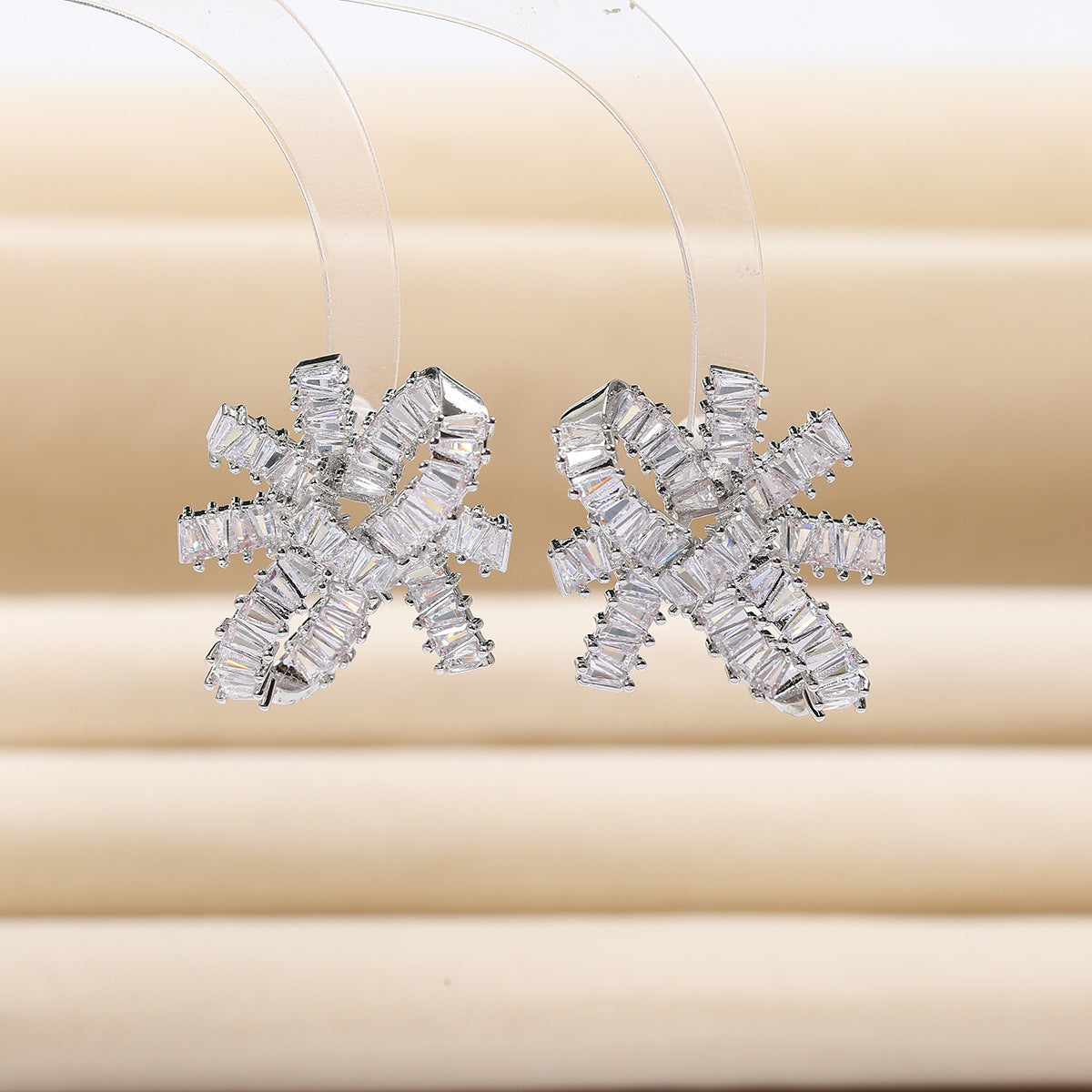S925鋯石雪花耳環－商品主圖｜https://igowo.tw/