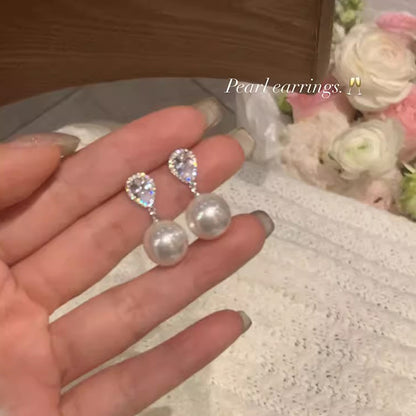 鋯石水滴復古誇張耳環－商品主圖｜https://igowo.tw/
