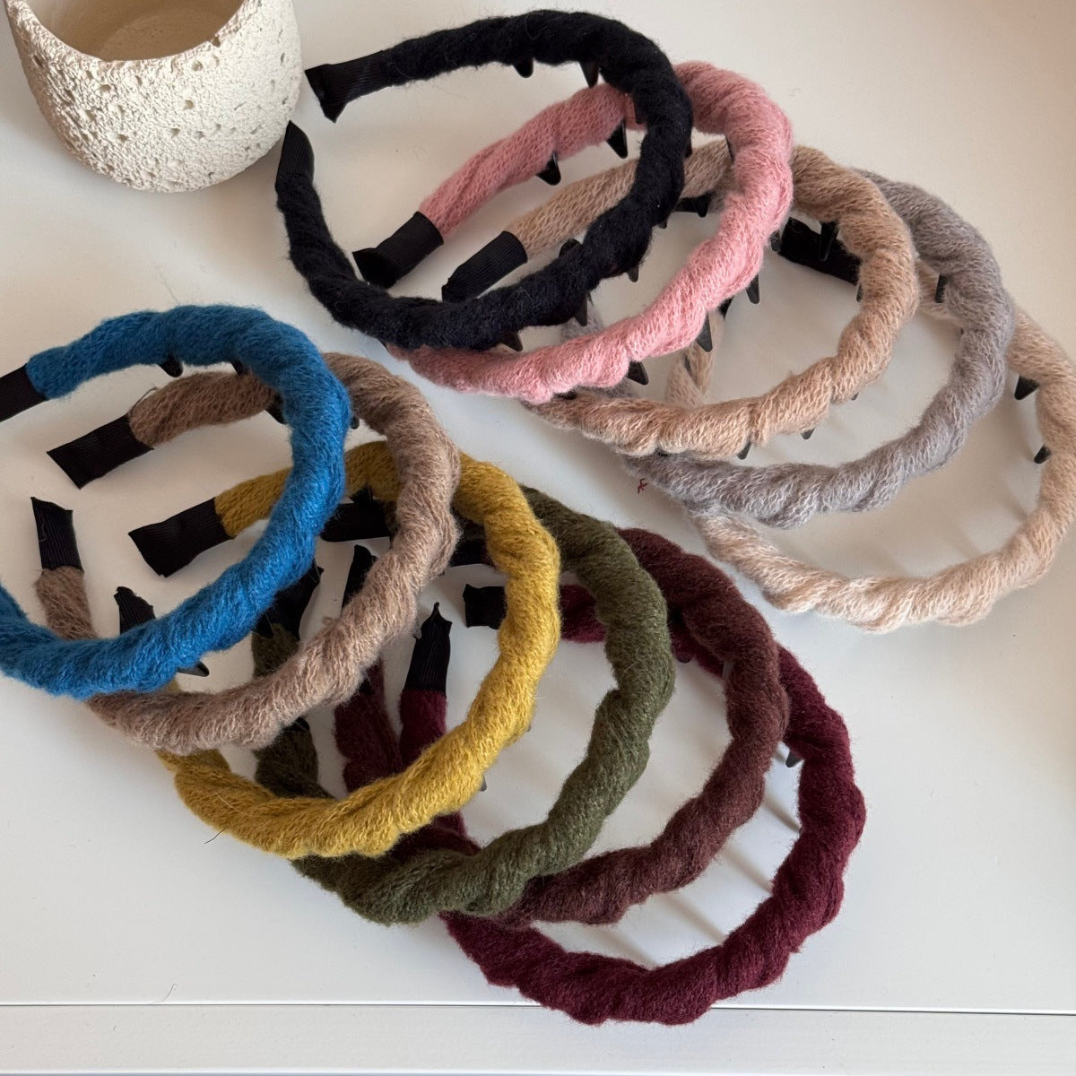 纏繞簡約髮箍－細節特寫1｜https://igowo.tw/