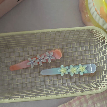 粉色花朵髮夾－淺粉髮夾款實拍｜https://igowo.tw/