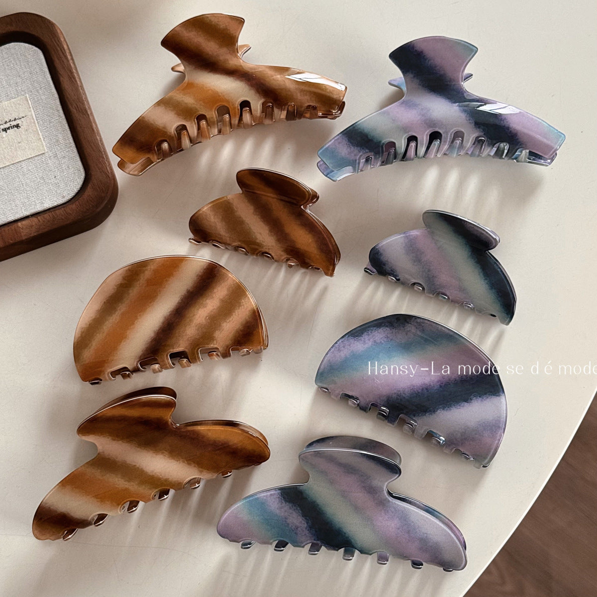 彩色復古鯊魚夾－商品主圖｜https://igowo.tw/