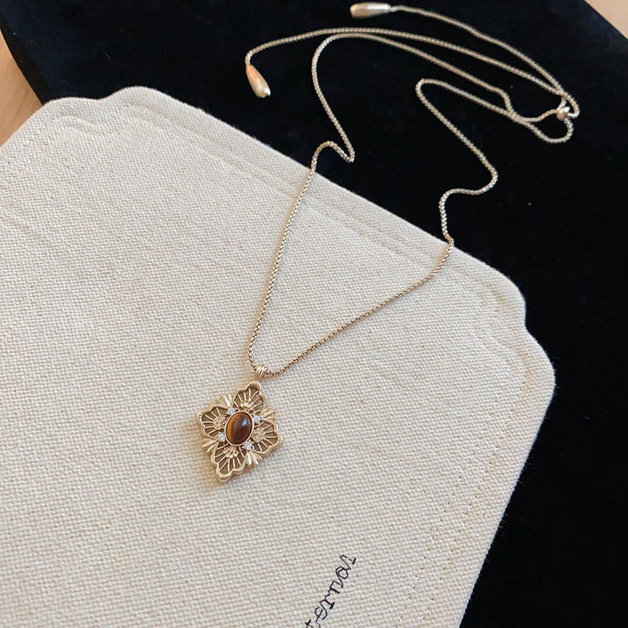 虎眼石愛心鏤空項鍊