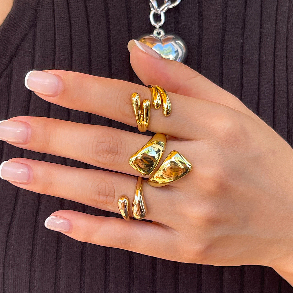 金屬水滴戒指－細節特寫1｜https://igowo.tw/