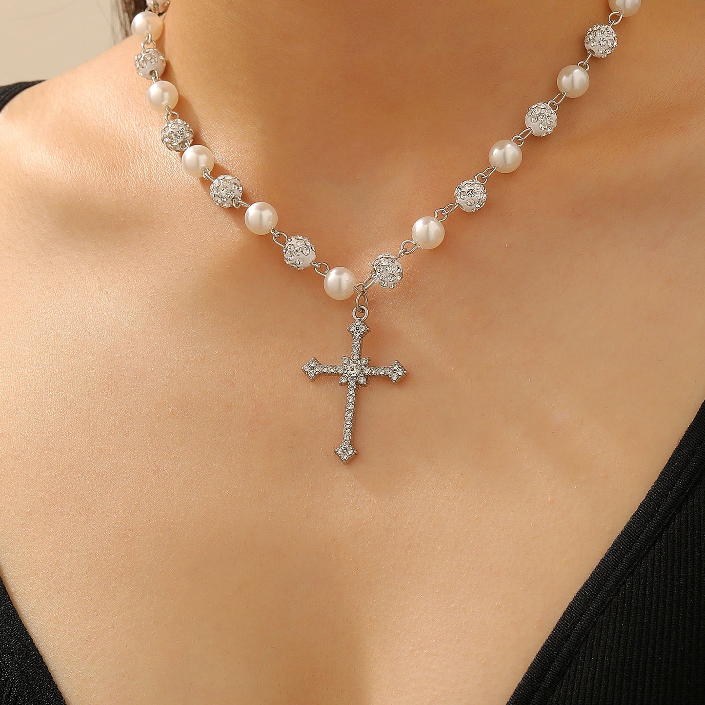 黑色珍珠十字流蘇項鍊－細節特寫6｜https://igowo.tw/