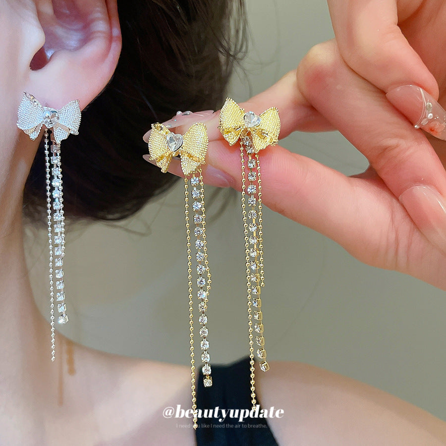 蝴蝶結流蘇鑲鑽耳釘－商品主圖｜https://igowo.tw/