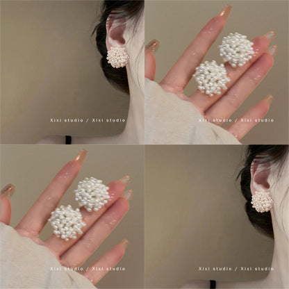 白色花朵耳環－黃款細節｜https://igowo.tw/