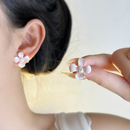 花朵簡約耳釘－細節特寫4｜https://igowo.tw/