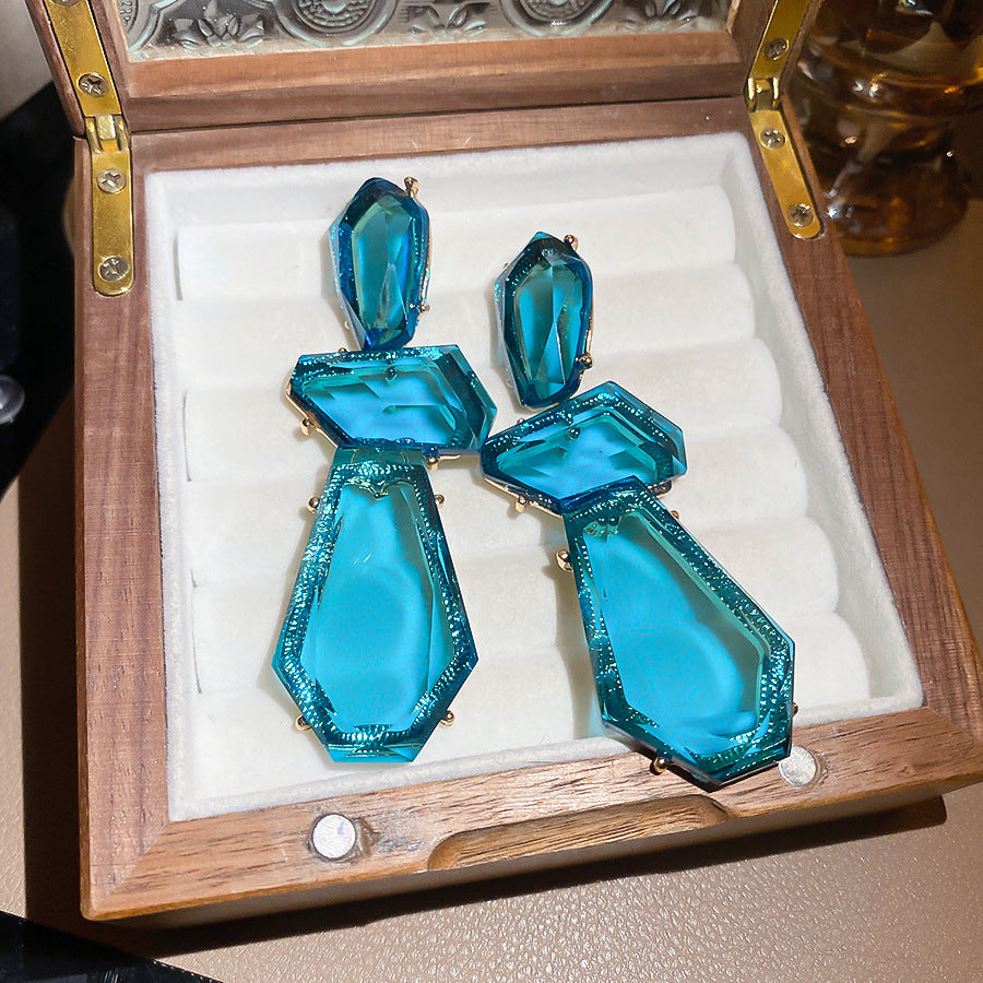 棕色樹脂水滴復古耳環－細節特寫11｜https://igowo.tw/
