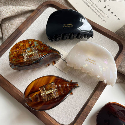 醋酸板材復古鯊魚夾－深咖色款細節｜https://igowo.tw/
