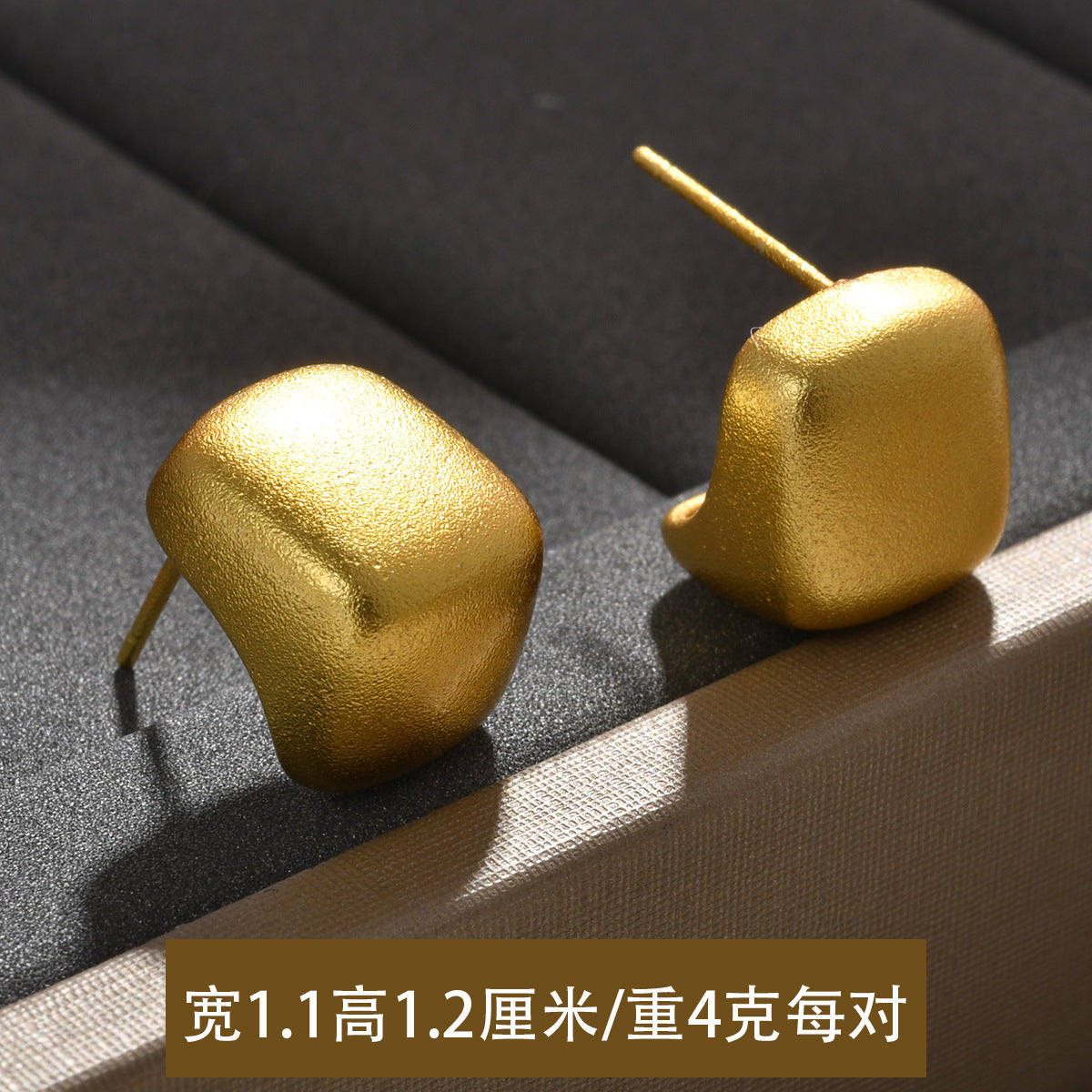 沙金扭紋復古耳釘－細節特寫7｜https://igowo.tw/