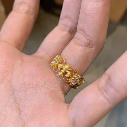 蛇形鑲鑽精雕戒指