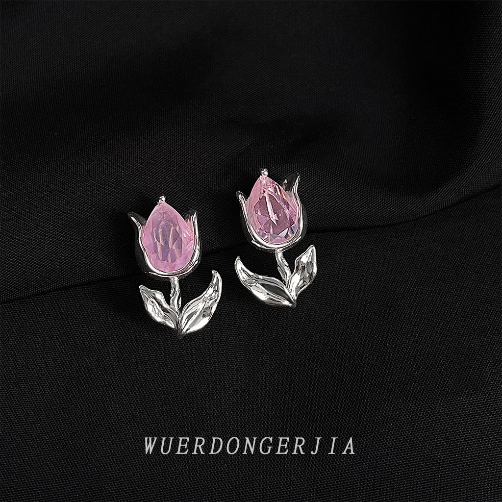 金色鋯石微鑲耳夾－山茶花珍珠款細節｜https://igowo.tw/