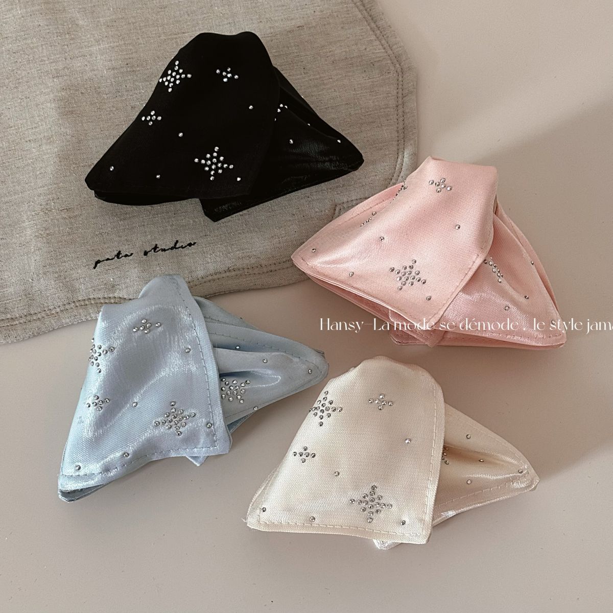 蝴蝶結鑲鑽鯊魚夾－商品主圖｜https://igowo.tw/