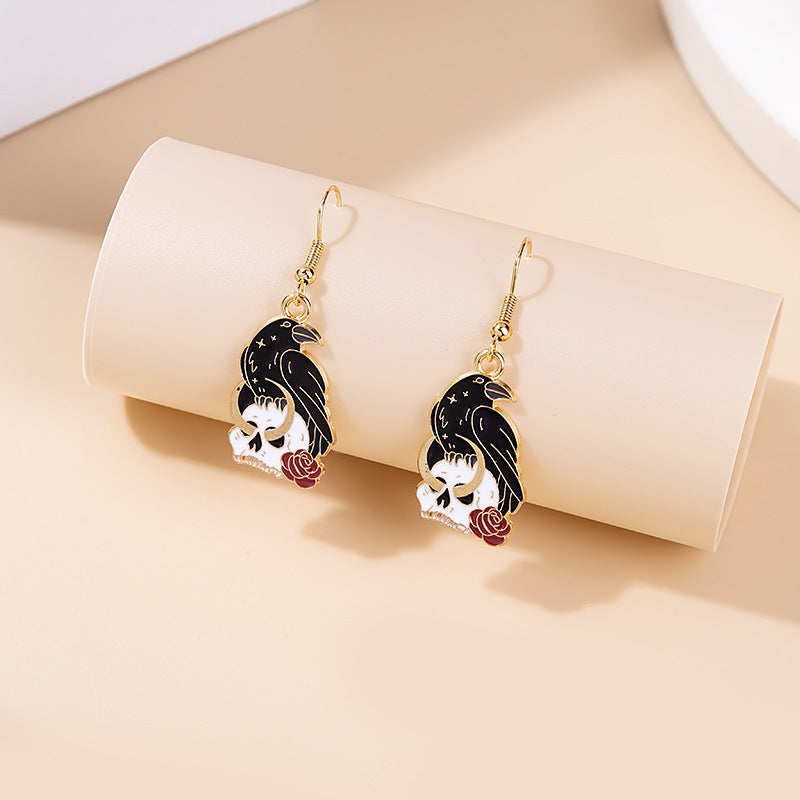 黑色琺瑯貓咪蛇形耳環－第二視角實拍｜https://igowo.tw/