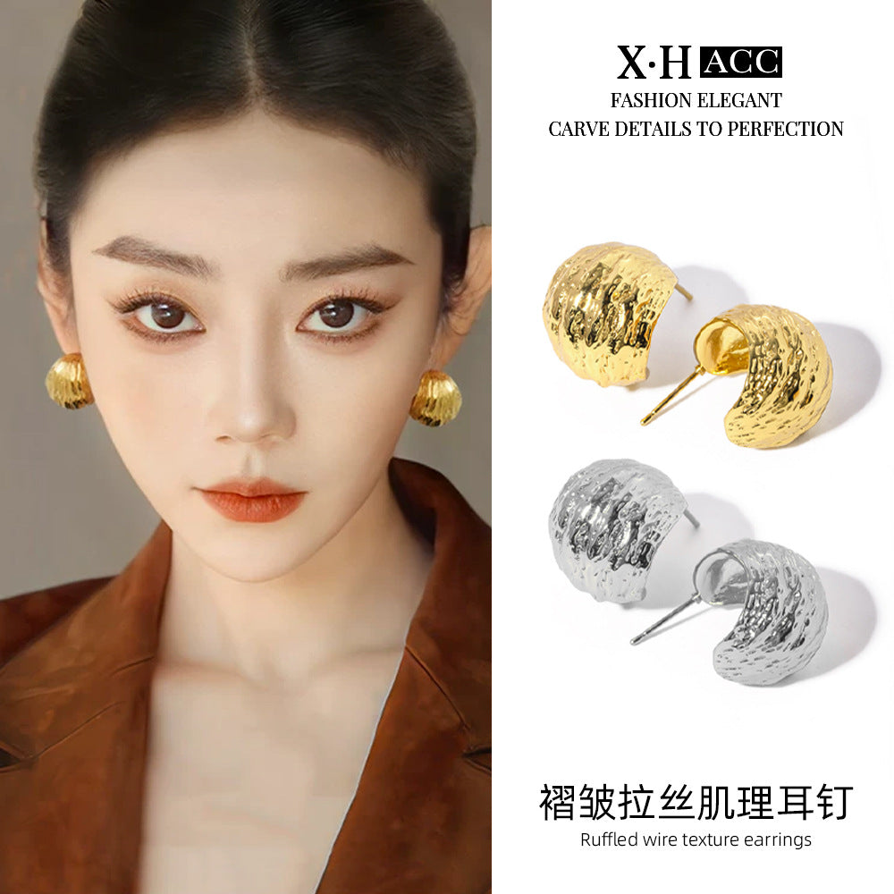 銀針C形小巧簡約耳釘－商品主圖｜https://igowo.tw/