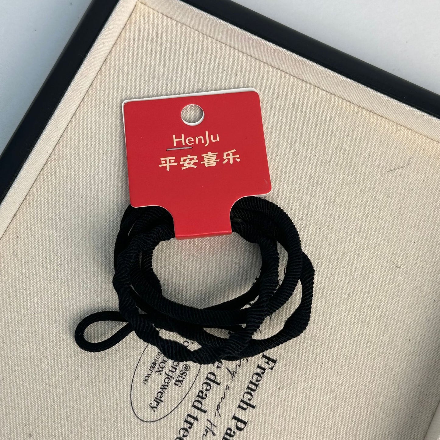 棕色彈力繩髮圈－黑款細節｜https://igowo.tw/
