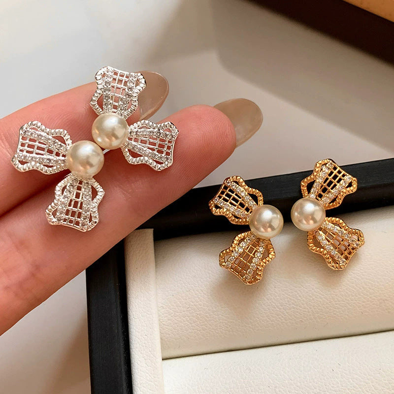 金色蝴蝶電鍍耳釘－第二視角實拍｜https://igowo.tw/