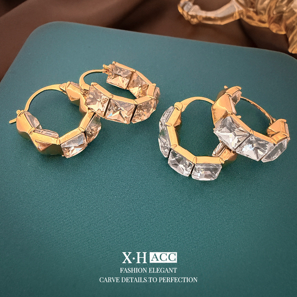鋯石C形方形耳扣－商品主圖｜https://igowo.tw/