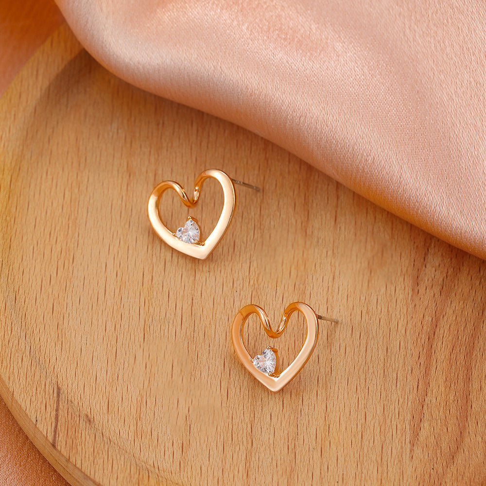 琺瑯愛心交叉耳環－細節特寫5｜https://igowo.tw/