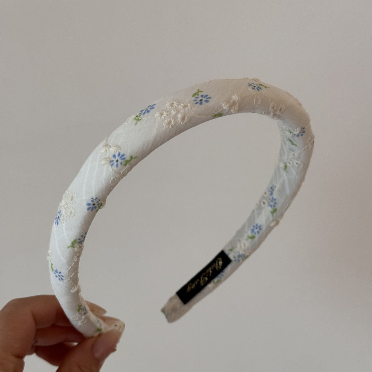 碎花格紋刺繡髮箍－自然風藍格-腸圈款細節｜https://igowo.tw/