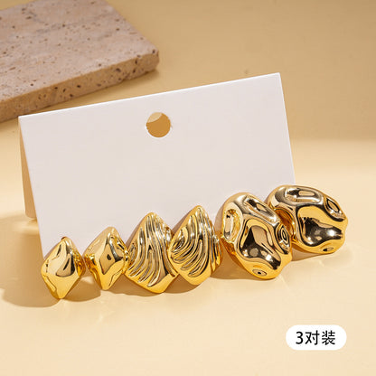 金色C形簡約耳釘套組－細節特寫8｜https://igowo.tw/
