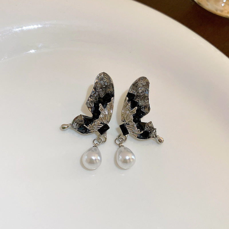 水晶花朵不對稱耳釘－細節特寫6｜https://igowo.tw/