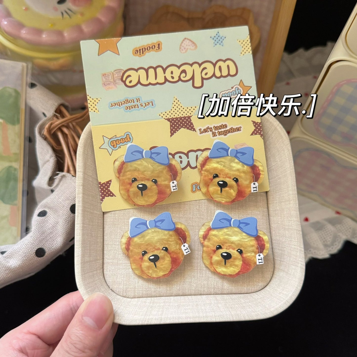黃色領結小熊髮夾－商品主圖｜https://igowo.tw/