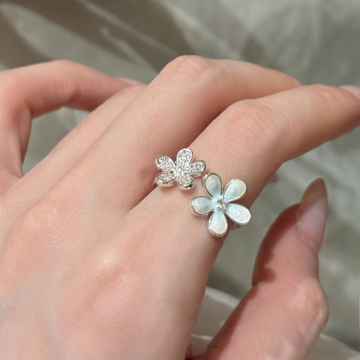 琺瑯花朵可調式戒指－商品主圖｜https://igowo.tw/