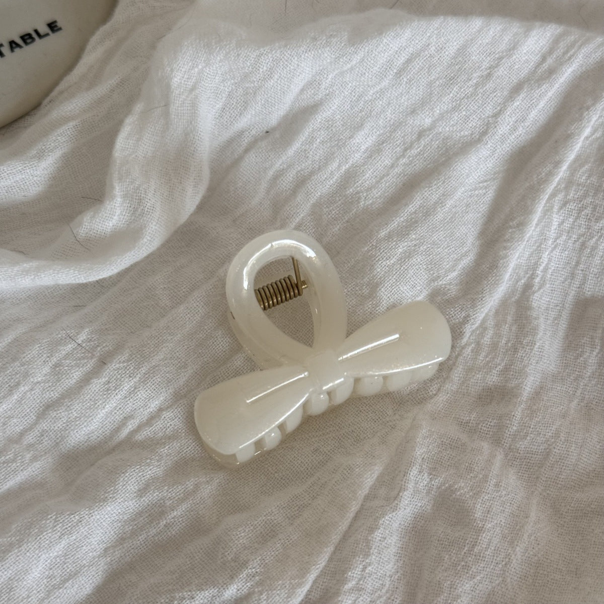 珍珠圓珠交叉髮夾