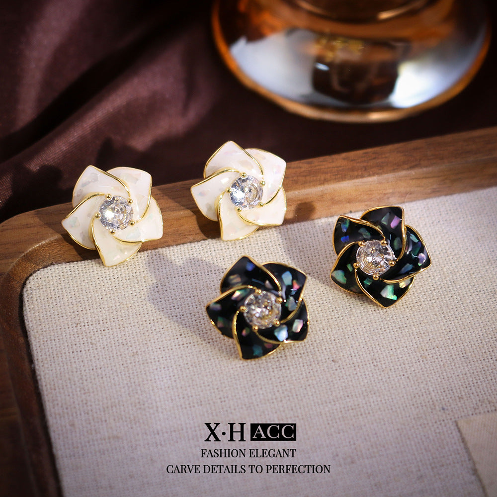 鋯石山茶花復古耳釘－銀針-黑色款實拍｜https://igowo.tw/