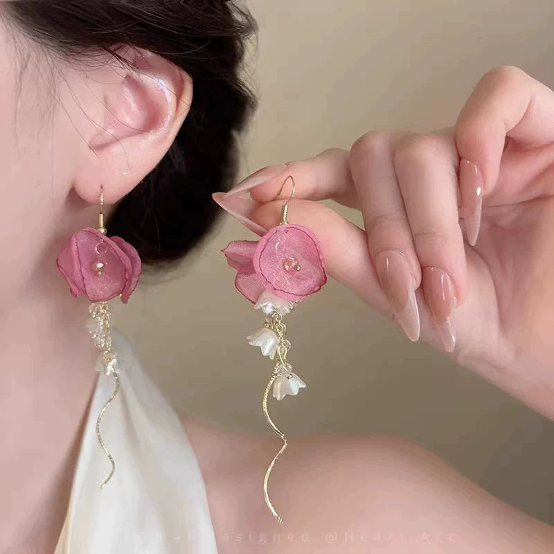 白色花朵耳環－金款細節｜https://igowo.tw/