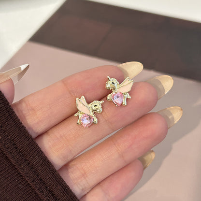 紅色簡約耳釘－細節特寫7｜https://igowo.tw/